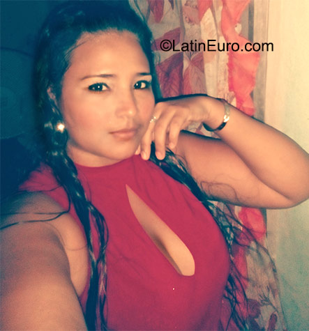 Date this passionate Honduras girl Yajairia from La Ceiba HN1700