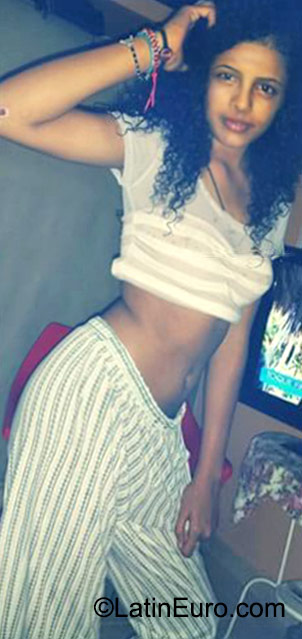 Date this tall Dominican Republic girl Massiel from Santo Domingo DO23320