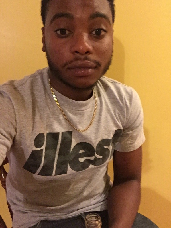 Date this passionate United States man Andree from Chicago US16507