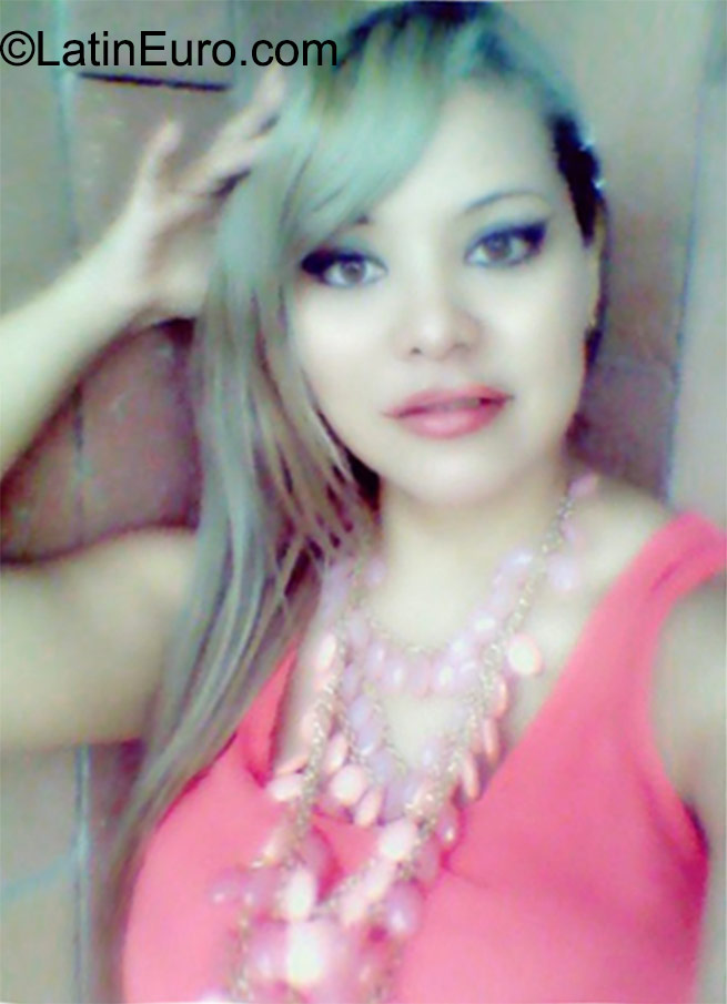 Date this good-looking Colombia girl Perlita8 from Santa Marta CO18081