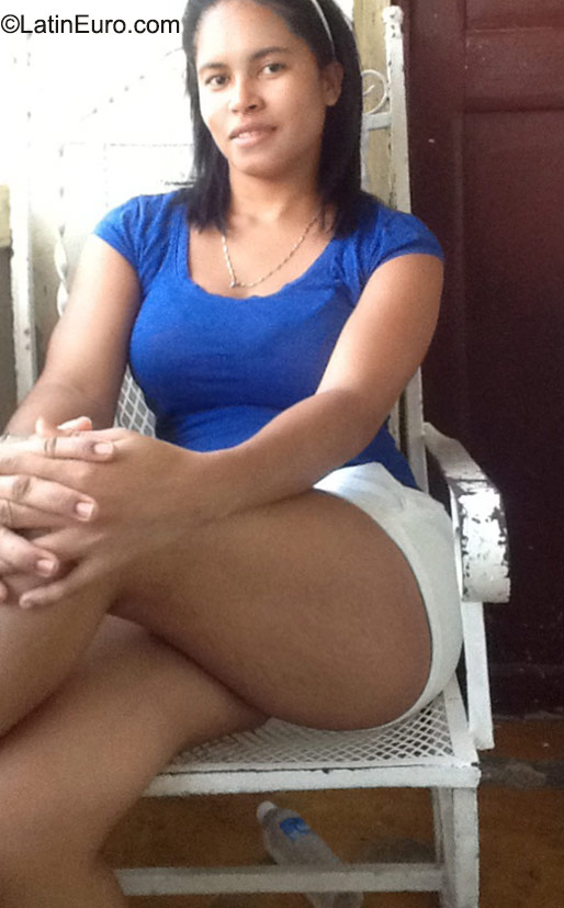 Date this hot Dominican Republic girl Carolina from Santo Domingo DO23396