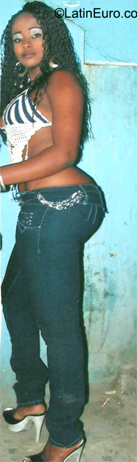 Date this nice looking Dominican Republic girl Natashia from Santo Domingo DO23469