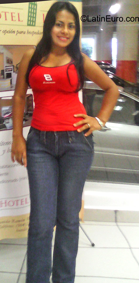 Date this delightful Honduras girl Elizabeth from La Ceiba HN1742