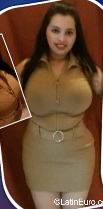 Date this sensual Honduras girl Yesy from Santa Barbara HN1747