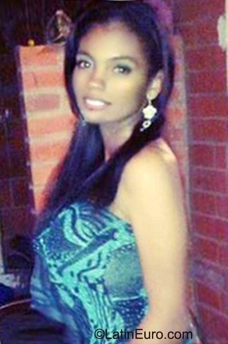 Date this lovely Colombia girl Kelly from Cali CO18133