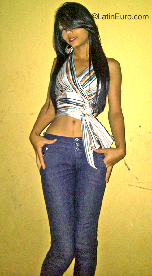 Date this sultry Dominican Republic girl Michele from San fransisco de macoris DO23573