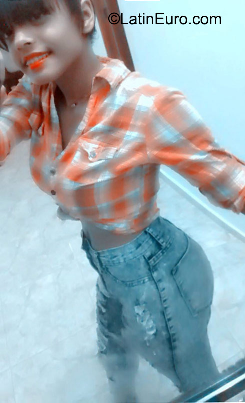 Date this lovely Dominican Republic girl Wildalie from Salcedo DO23584