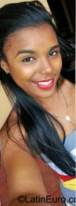 Date this sensual Dominican Republic girl Sonia from La Romana DO25868