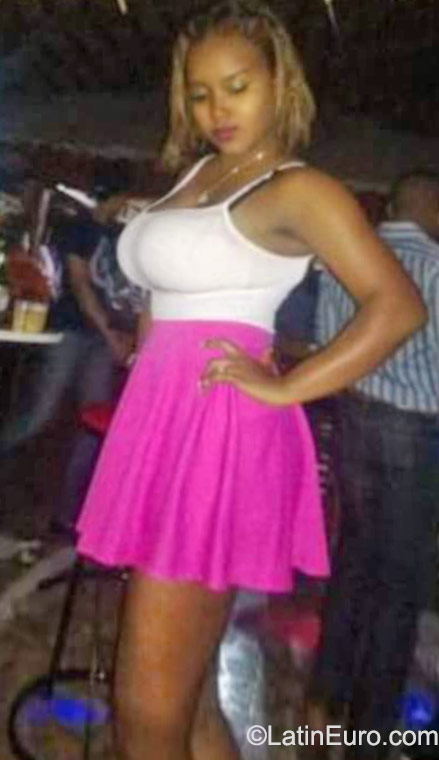 Date this funny Dominican Republic girl Yulisa from Santo Domingo DO23627