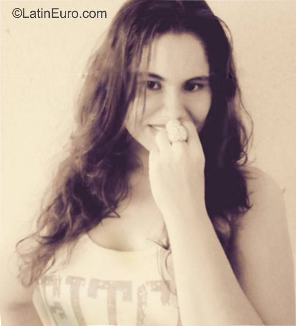 Date this georgeous Colombia girl Constansa from Villavicencio CO18173