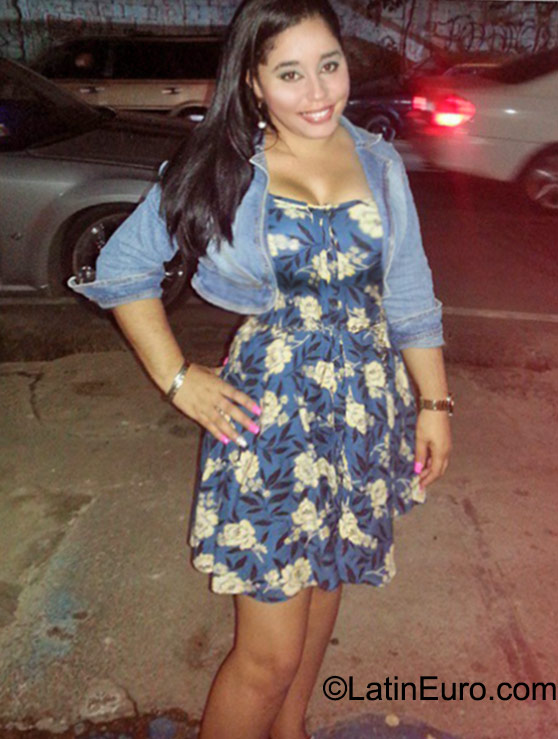 Date this stunning Dominican Republic girl Rosa from Santiago DO23629