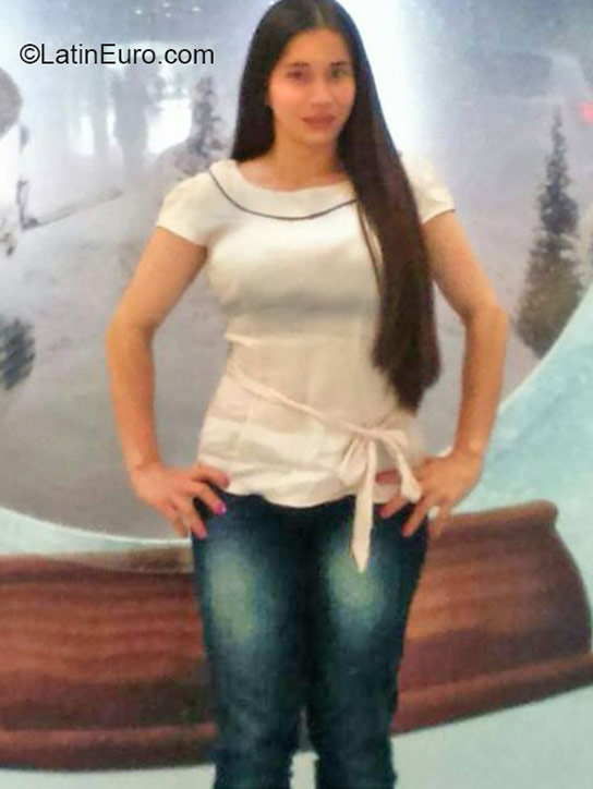 Date this tall Colombia girl Martha liliana from Bogota CO18205