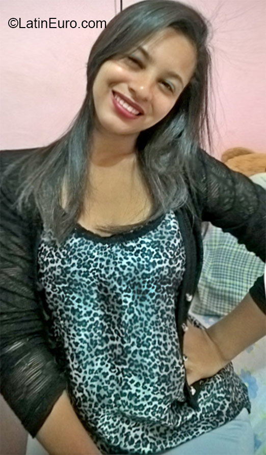 Date this charming Brazil girl Nathalia from Recife BR9488