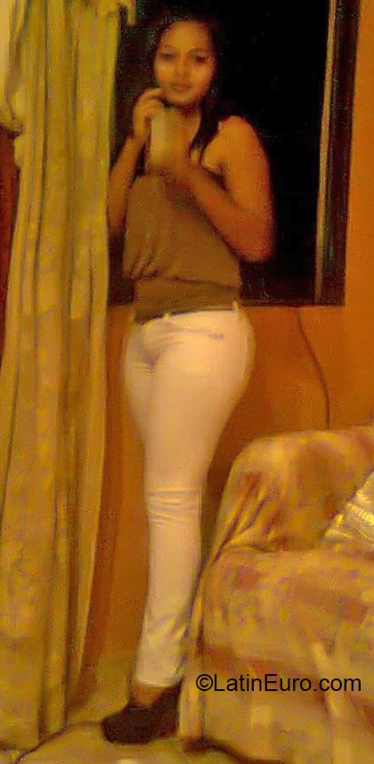 Date this attractive Honduras girl Carolina from Comayagua HN1792