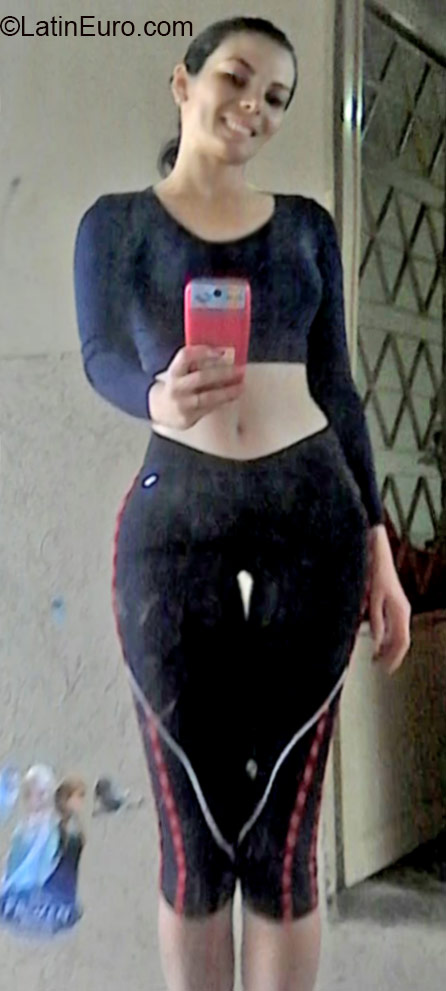 Date this funny Brazil girl Eliziete from Brasilia BR9495