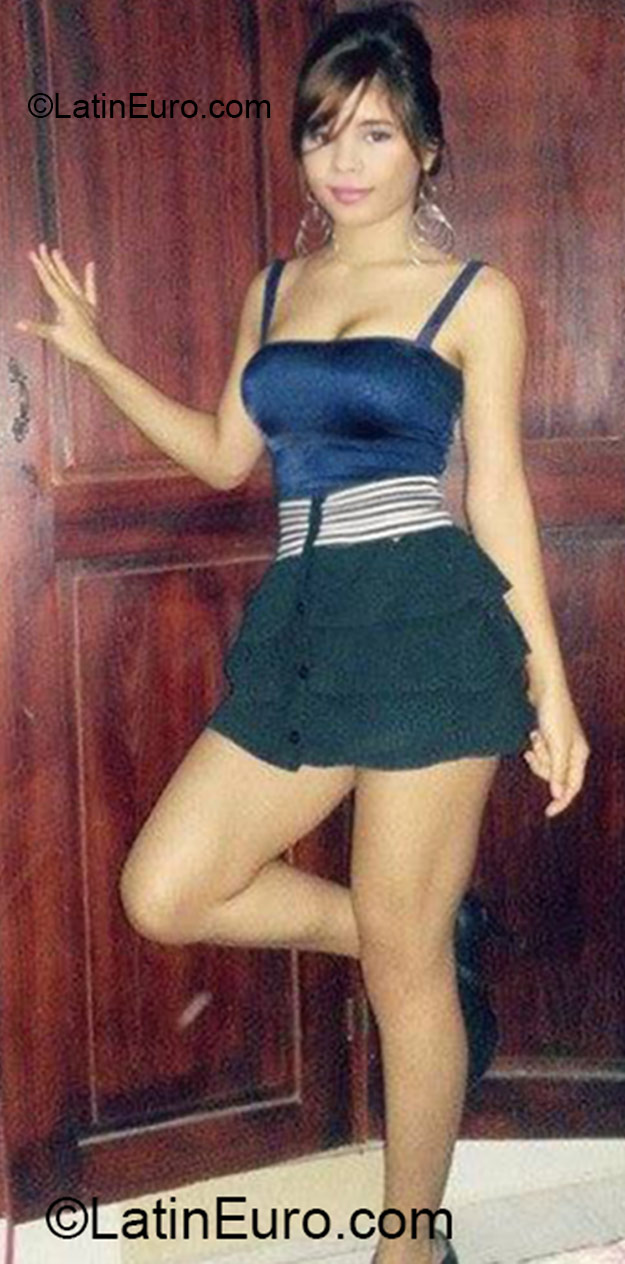 Date this lovely Dominican Republic girl Nathy from Santiago DO23831