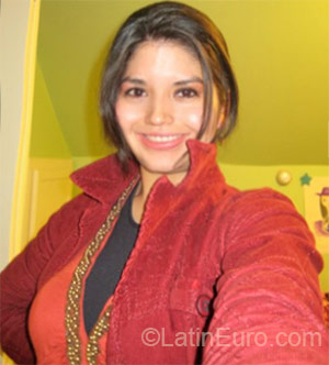 Date this happy Colombia girl Ana Milena from Tunja CO18261