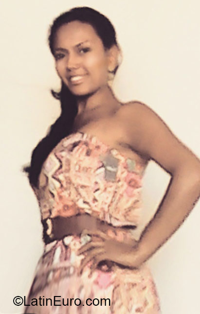Date this beautiful Colombia girl Maria from Cali CO18263