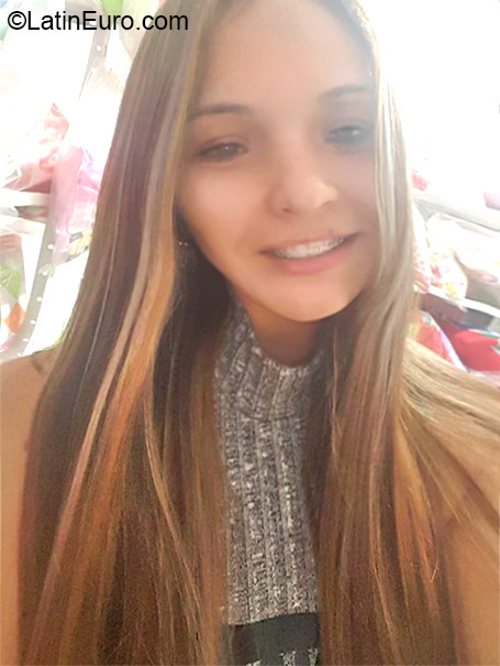 Date this young Colombia girl Camila from Pereira CO18267
