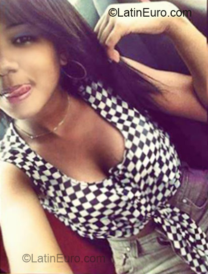 Date this lovely Dominican Republic girl Sofia from Santo Domingo DO23870