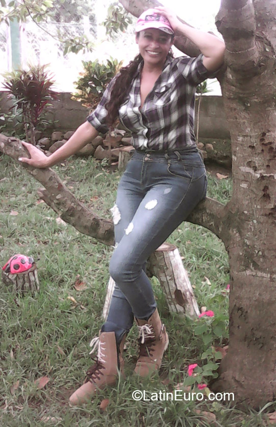 Date this hard body Honduras girl Rosa from Tegucigalpa HN1824