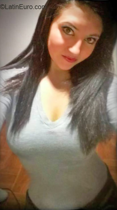 Date this pretty Colombia girl Diana from Bogota CO18298