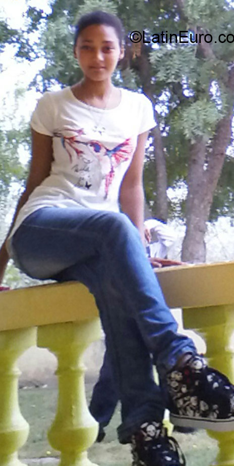 Date this tall Dominican Republic girl Yasmine from San Jose de Ocoa DO23980