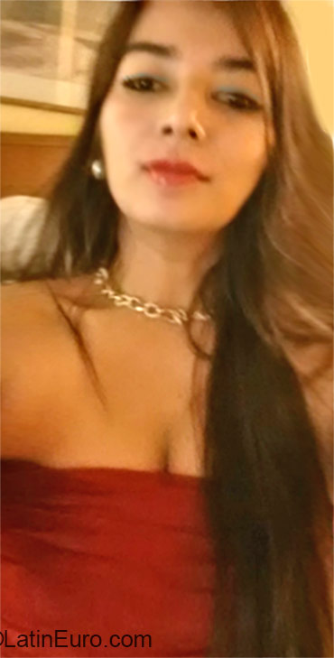 Date this gorgeous Honduras girl Isabella from Tegucigalpa HN1843