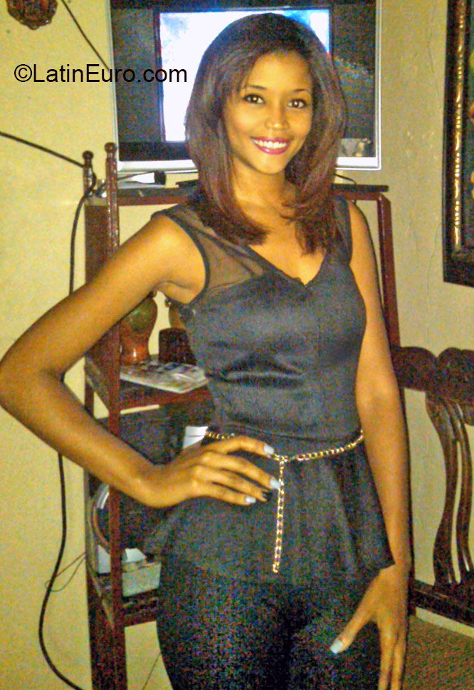 Date this georgeous Dominican Republic girl Massiel from Santo Domingo DO24034