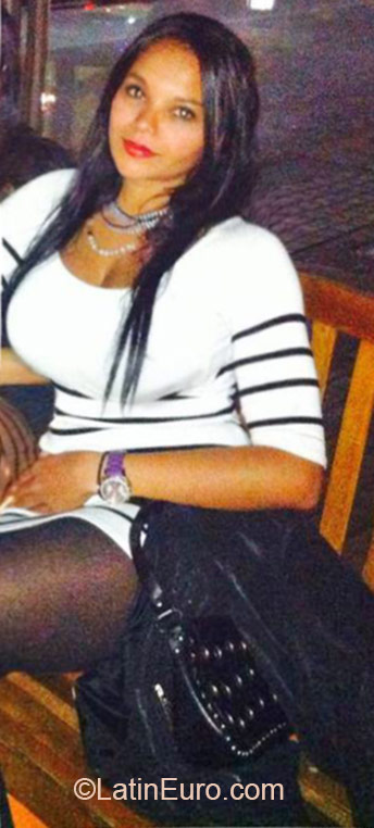 Date this nice looking Colombia girl Mara12 from Bogota CO18345