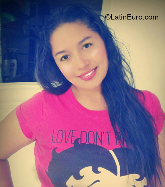 Date this stunning Colombia girl Marcela from Bucaramanga CO18347