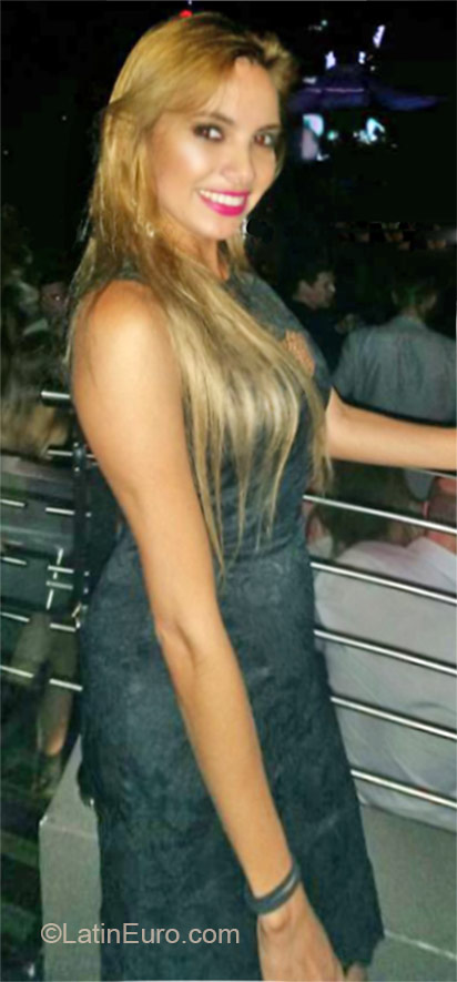 Date this tall Colombia girl Natalia from Bogota CO18348