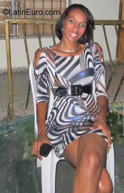 Date this athletic Dominican Republic girl Yanaidy from Samana DO24112