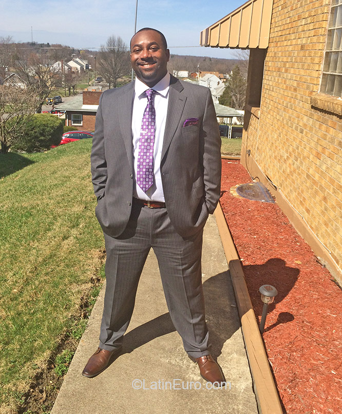 Date this georgeous United States man Liteweight24 from Steubenville US16772