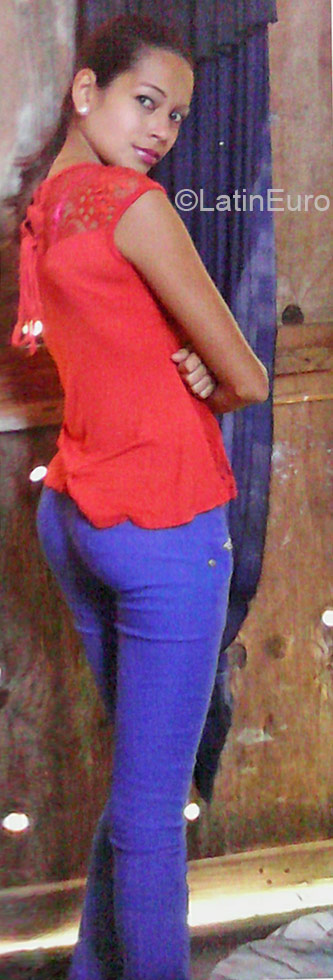 Date this foxy Honduras girl Jackie from Puerto Cortes HN1849