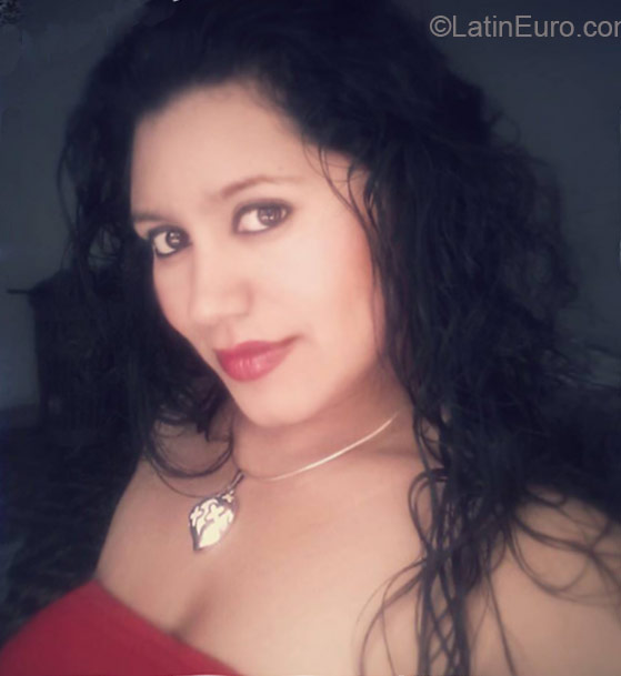 Date this cute Honduras girl Nelsy from Tegucigalpa HN1853