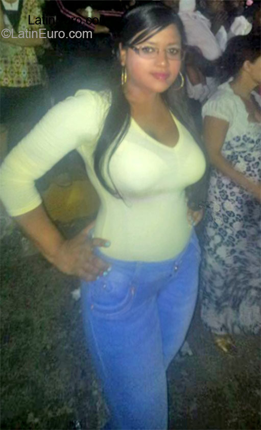 Date this hard body Dominican Republic girl Patricia from Santo Domingo DO24178