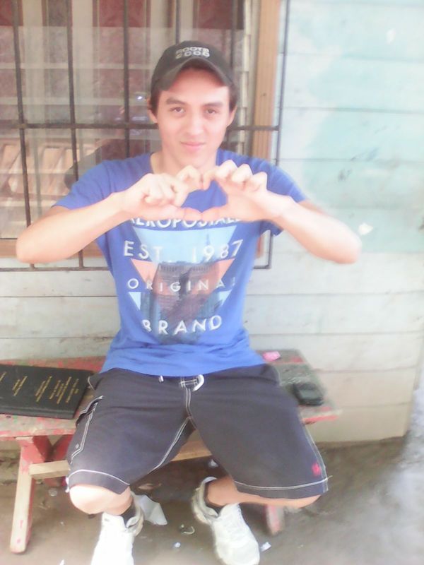 Date this tall Honduras man Jose nahun from Puerto Cortes HN1863