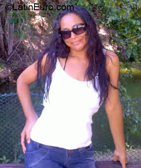 Date this pretty Brazil girl Francilene from Vitoria BR9536