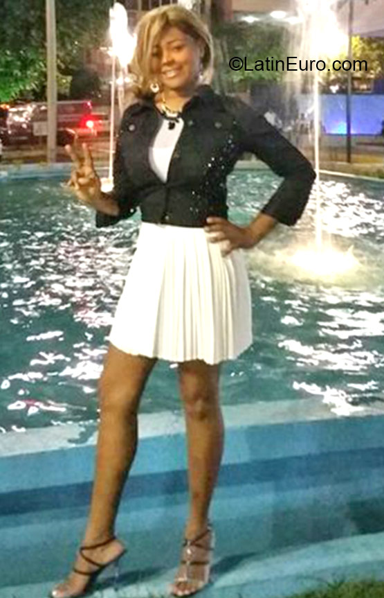 Date this cute Panama girl Cecilia from Panama PA802