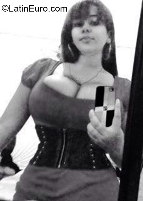 Date this cute Dominican Republic girl Rosa from Santo Domingo DO24298
