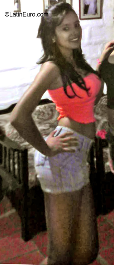 Date this young Colombia girl Esmeralda from Zapatoca CO18424