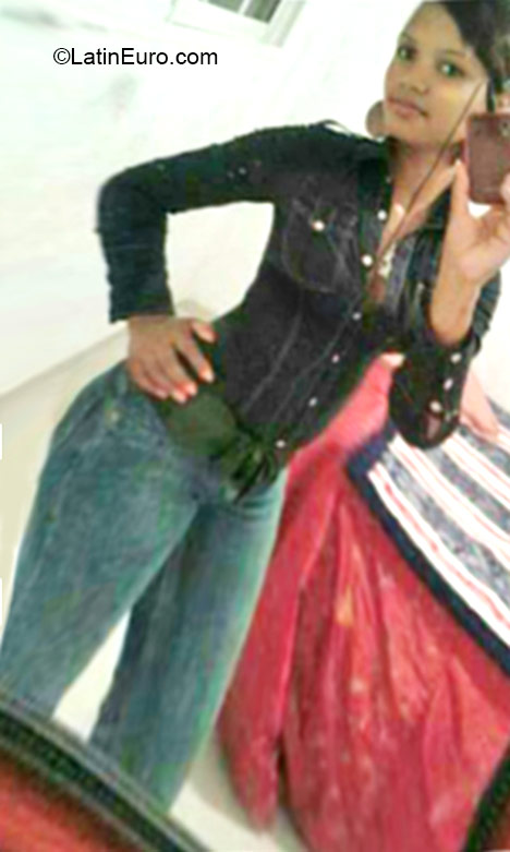 Date this voluptuous Dominican Republic girl Elizabeth from La Vega DO24347