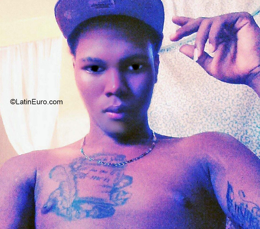 Date this fun Dominican Republic man Adonys from Santo Domingo DO24357