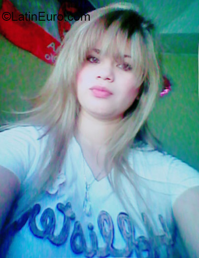 Date this good-looking Honduras girl Alexa from Tegucigalpa HN1900