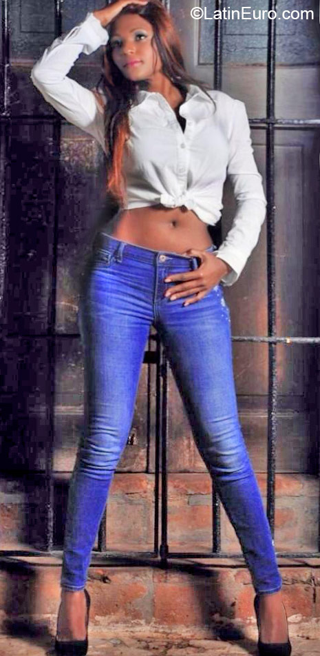 Date this exotic Austria girl Heidy from Vienna AT53