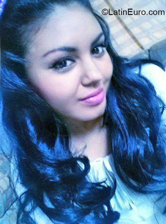 Date this beautiful Honduras girl Dania from La Ceiba HN1907