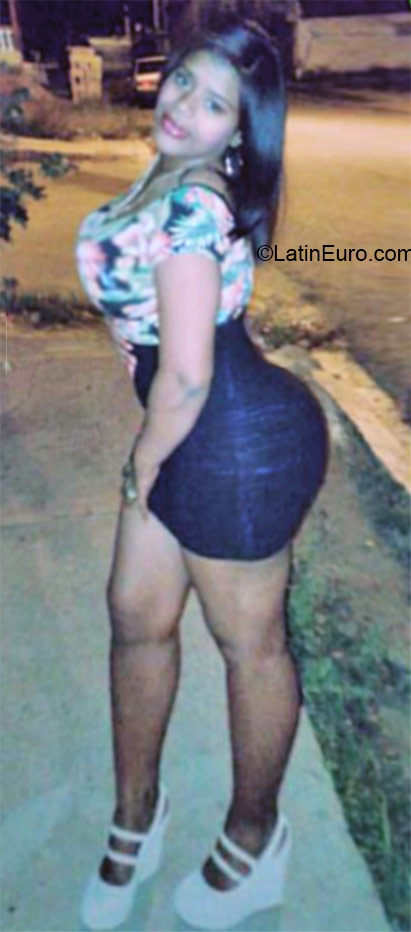 Date this good-looking Dominican Republic girl Maciel from Santo Domingo DO24392