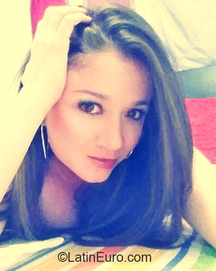 Date this georgeous Colombia girl Anny from Bucaramanga CO18488
