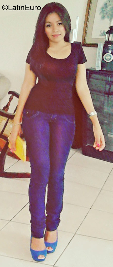 Date this cute Honduras girl Reyna from La Ceiba HN1927